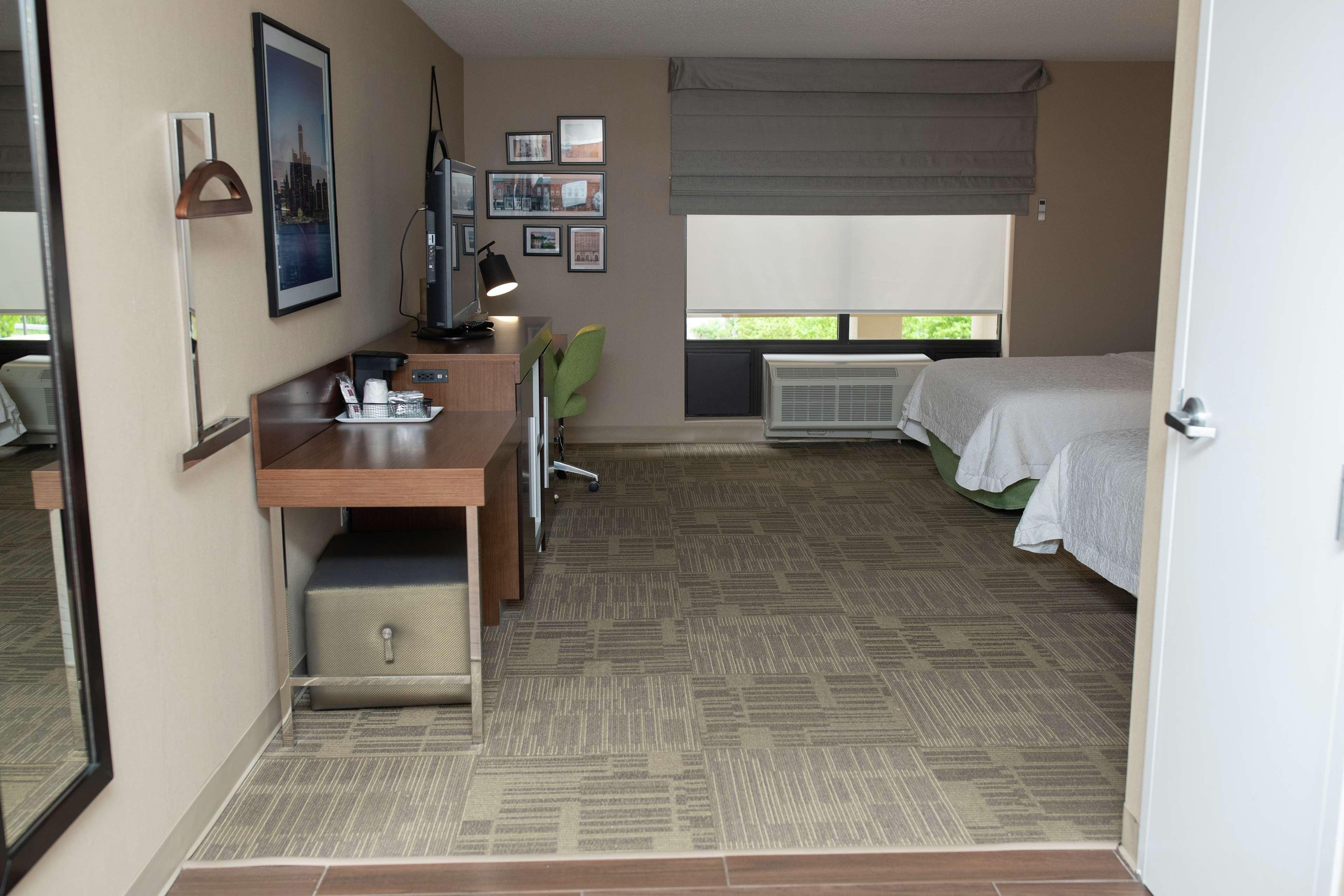 Hampton Inn Commerce/Novi Exterior foto