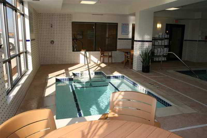 Hampton Inn Commerce/Novi Instalações foto